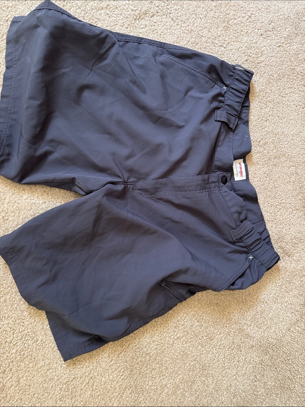Wrangler Men's Cargo Shorts in Dark Gray